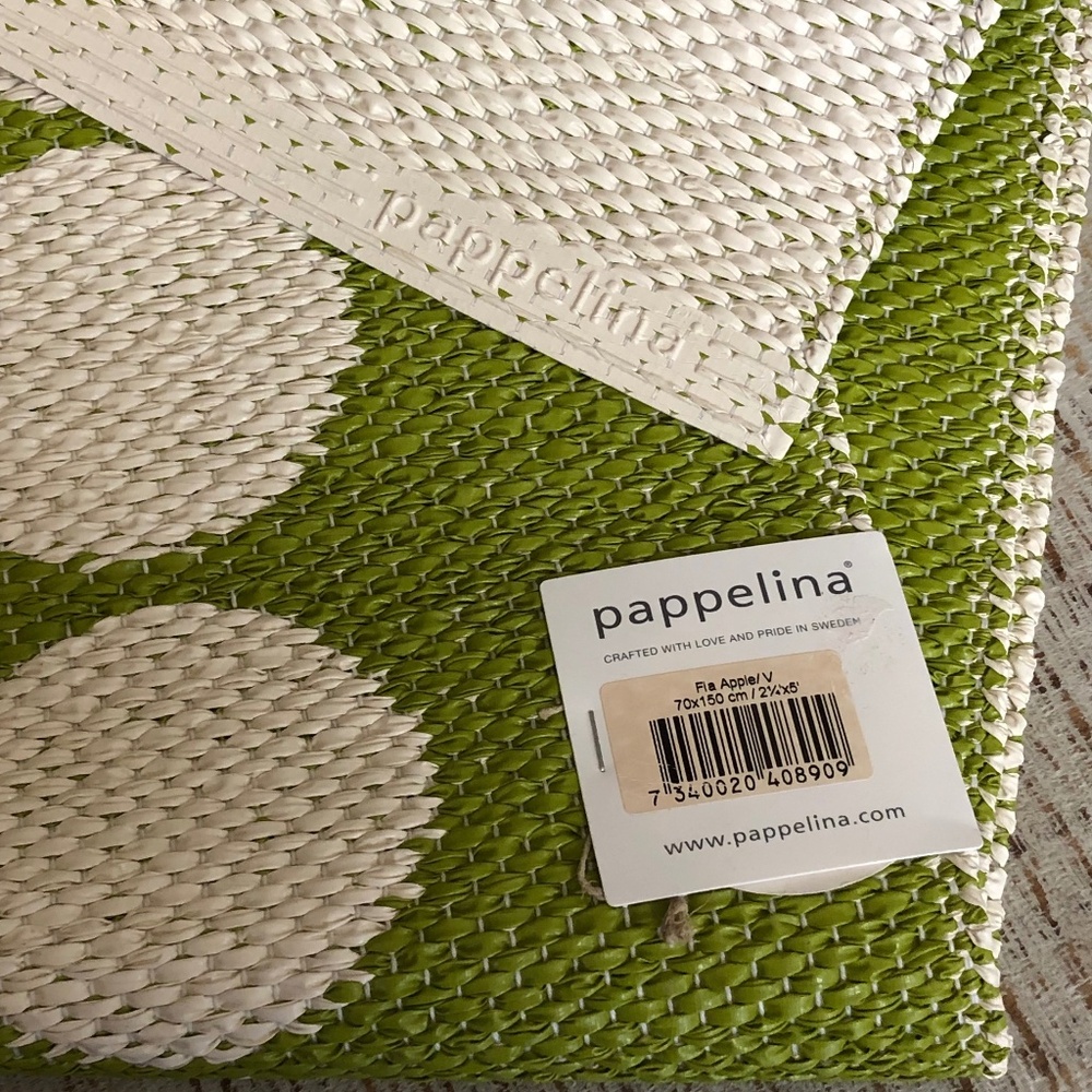 Pappelina FIA apple rug